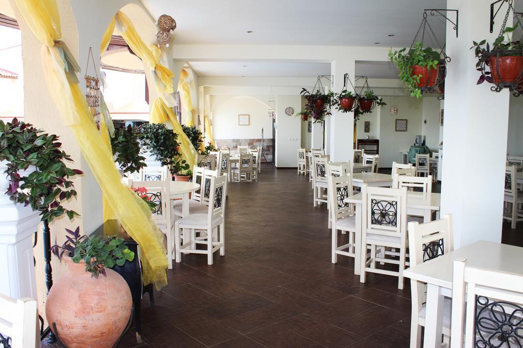 Andalucia Beach Hotel Elenite Exterior photo